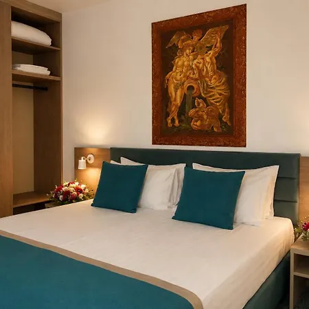 Central Plaza Hotel---Free Parking-3
